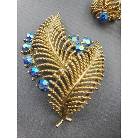 Lisner Leaf Fern Brooch and Earrings Set - Vintage Demi Parure - Signed Lisner - Picture 5 of 10